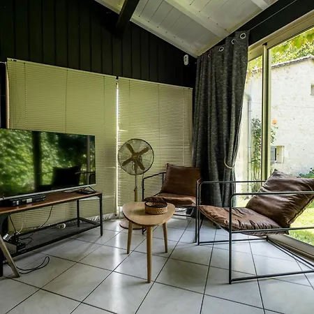 L'Annexe Mauvilla Civrac-sur-Dordogne Exterior photo